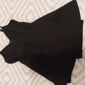 I'm. Selling a black dress